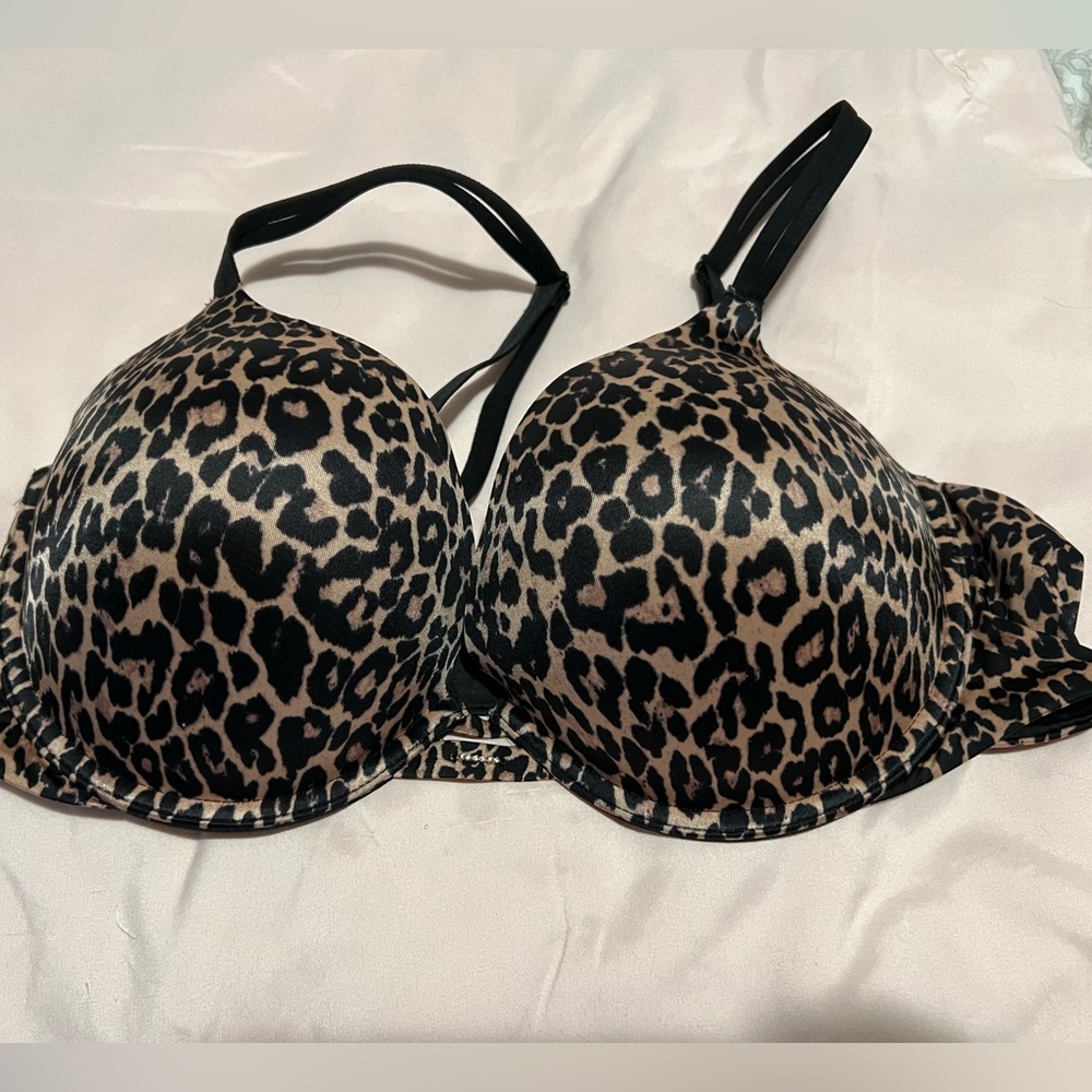 Victorias Secret very sexy push up bra 38D